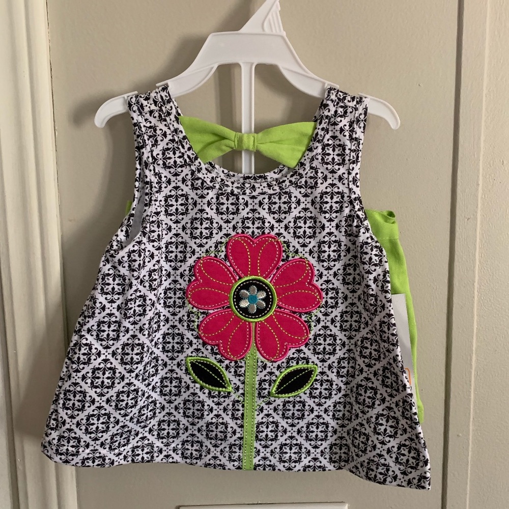 🌺 Two-Piece Flower Set - 24 months 🌺